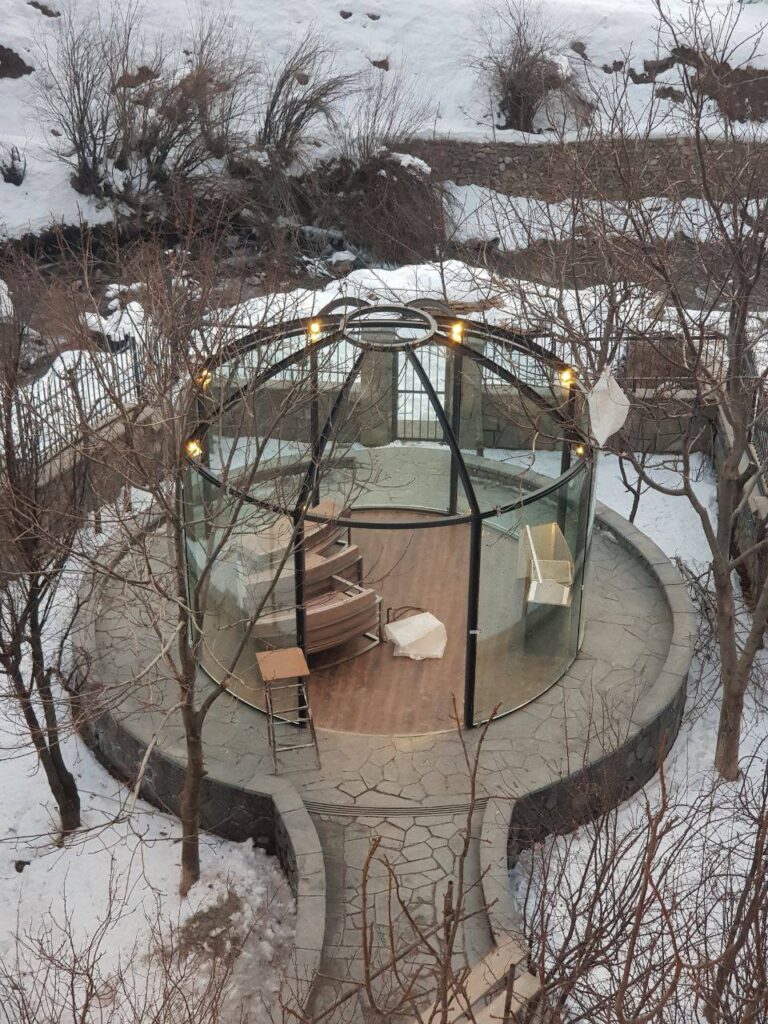 آلاچیق شیشه ای